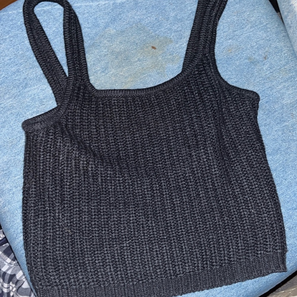 knit cropped tank top